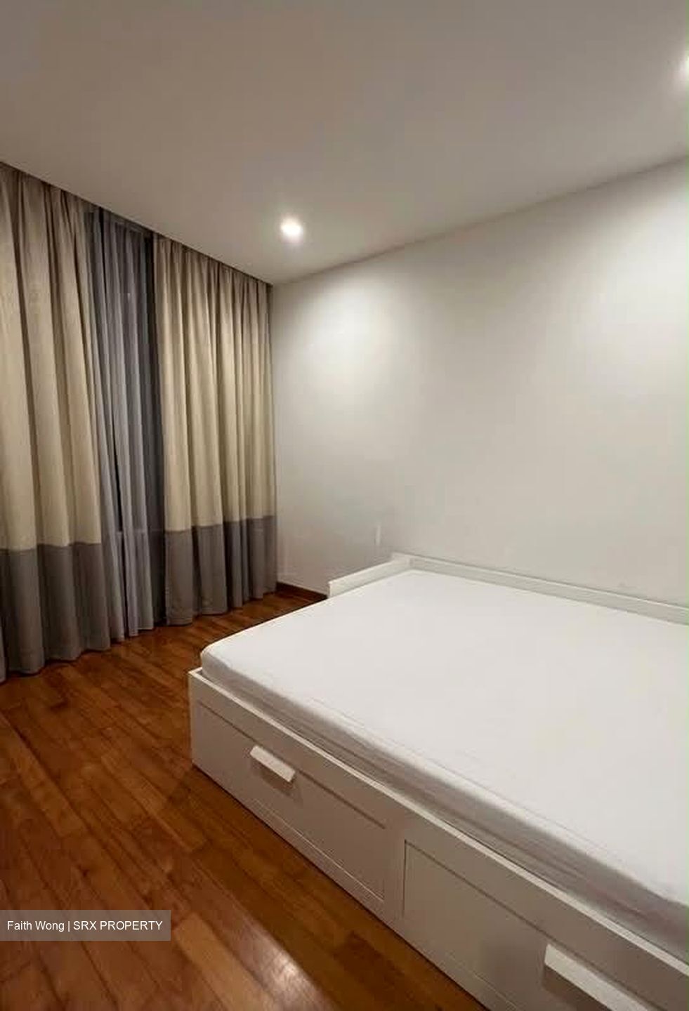 Holland Link (D10), Terrace #585251661